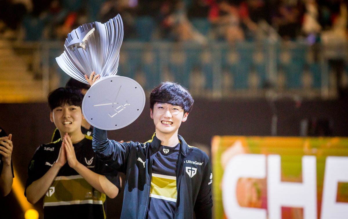 akali_roll_back's tweet photo. 20220828 LCK SUM FINAL #GEN https://t.co/M9S150CxFb