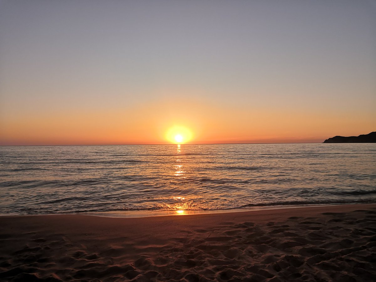 elysis's tweet photo. Si spengono le luci #Sardegna https://t.co/V4oYZRQMtF