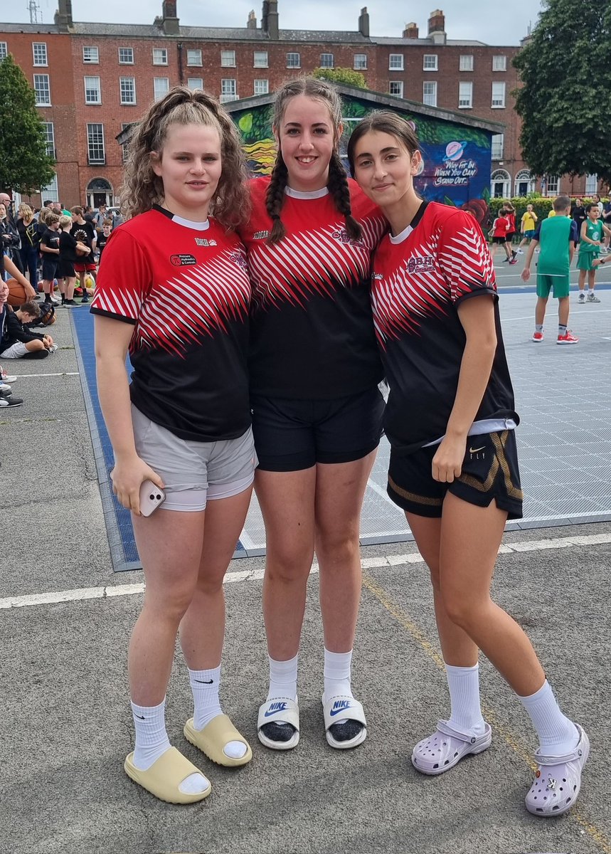 CobhNews's tweet photo. Best wishes to Lucy O'Shea, Sarahrose Walsh and Katie Tarrant of @cobhbasketball who are competing in the U17 @BballIrl &amp; @NEIC_Dublin 3x3 tournament this afternoon in Mountjoy Square in Dublin

@FIBA3x3

#Greenshoots
#GreenMeansGo 🔋 #basketball #3x3basketball #3x3bi https://t.co/b2PwazakYM