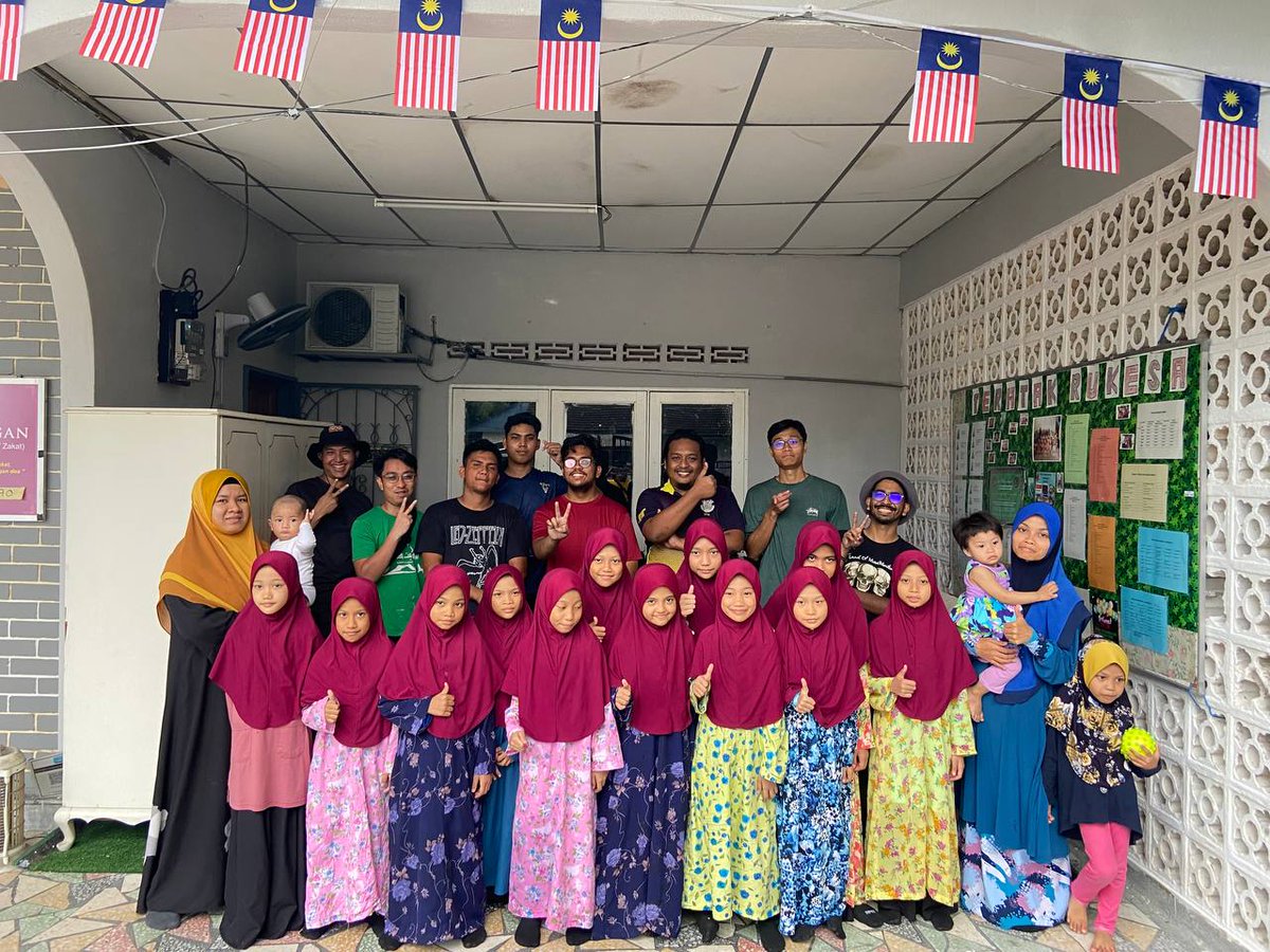 TradersCharity's tweet photo. Maka berakhirlah program yang dianjurkan oleh TRADERS pada kali ini. Ribuan terima kasih diucapkan kepada Team TRADERS yang terlibat dan penghuni Teratak Rukesa yang menerima kunjungan kami. https://t.co/CVP6LzfBm0