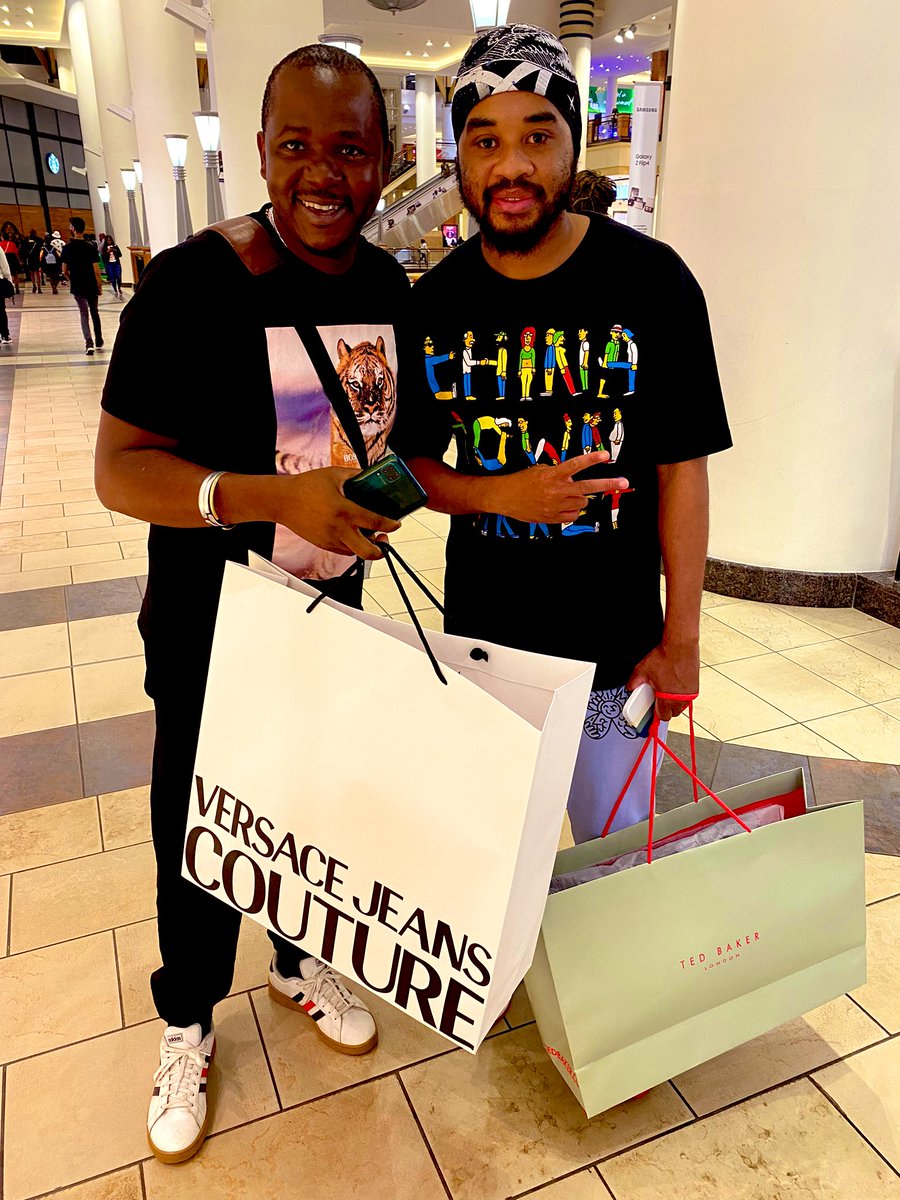 SifundzaSabelo1's tweet photo. I nearly forgot to post this very important picture of us ,thanks to a humble brother for allowing me in this picture of the talented blessed brother @el_raffael #imbewutheseed #irespecthim #manofgod https://t.co/FvkFStEq9q