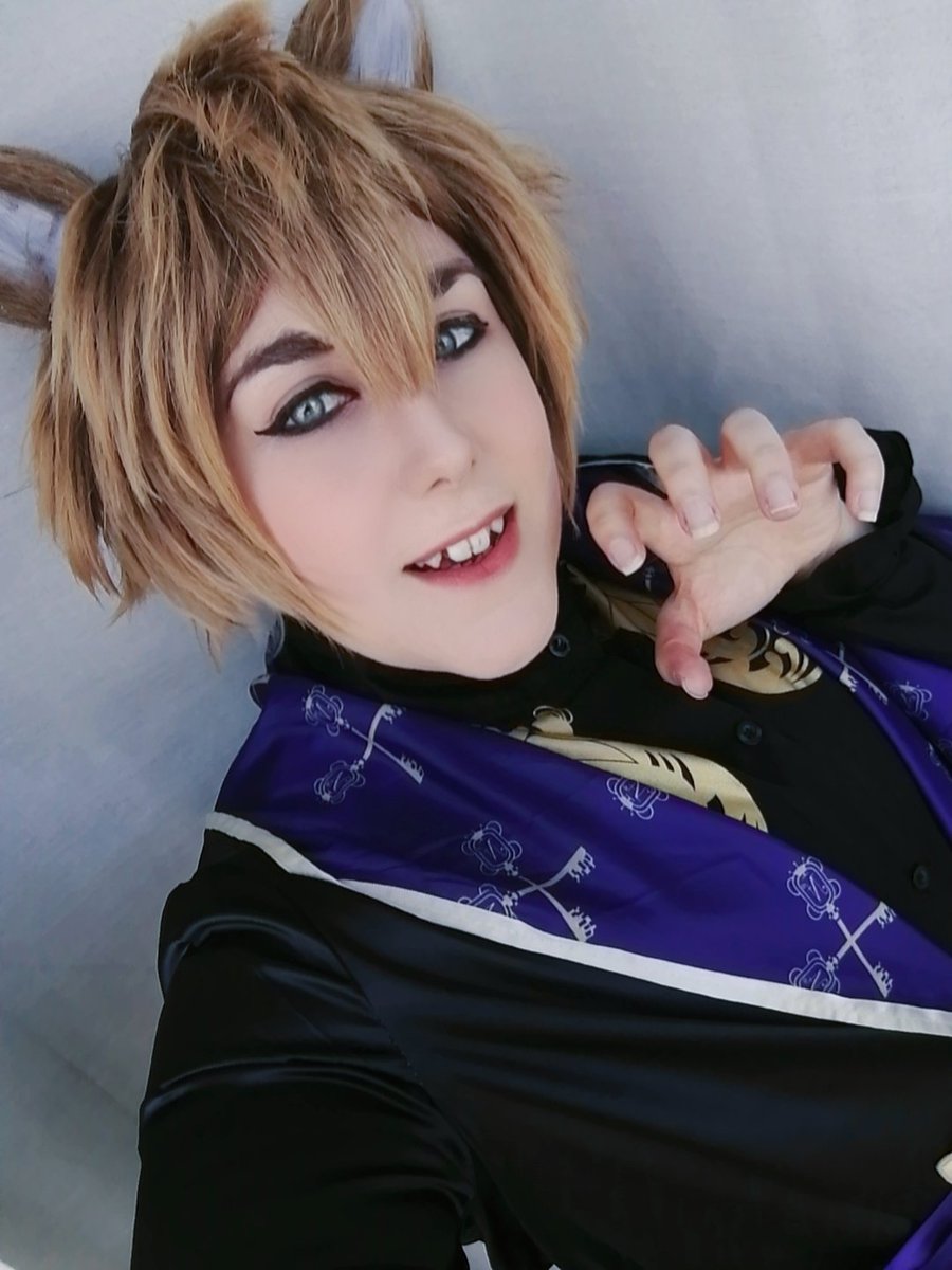 InfinitexJester's tweet photo. #ruggiebuchi for Dokidoki today with my Twisted Wonderland group! Here to make thaumarks and clean up after princes.
#twst #twistedwonderland https://t.co/wrGWk1cU2f