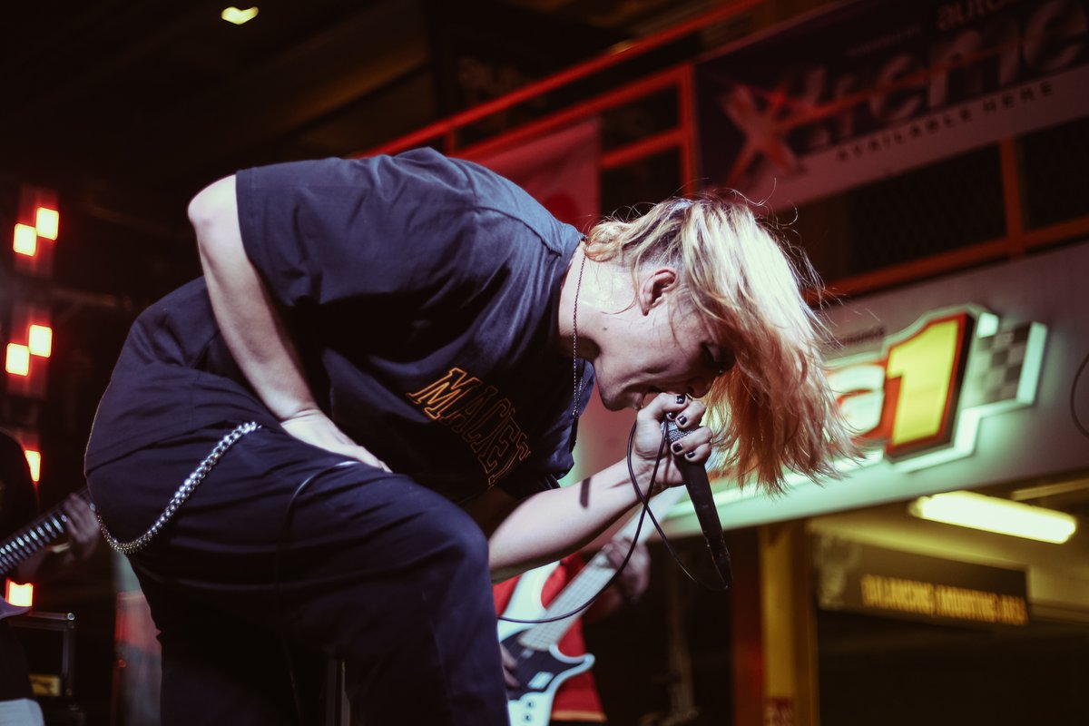 fragmentscult's tweet photo. Thanks to everyone who catch our set and thanks to Chelsea ALLEY for having us!
Photos by @RenuelFallore
#FragmentsCult #MacbethPH #NickAutomatic #KNYA #TuneLabPH #GOCGuitars #FiniteFam https://t.co/2Cjw68e5SX