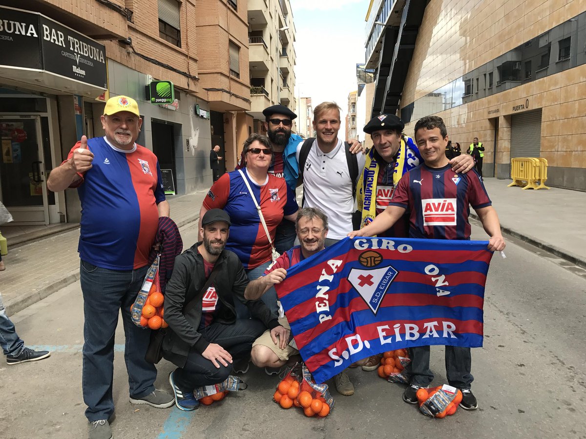 Desde @GiroOna_SdEibar #ArmersCatalans   Zorionak @Yoel13Oficial Moltes felicitas!! ❤️💙
No olvidamos tu simpatía y disposición
Portería a cero en el #EibarPonferradina 
#BetiArmaginak 
@SDEibar @FSdeibar @MLaguntaldea @UrkoTaldea @EibarGasteiz