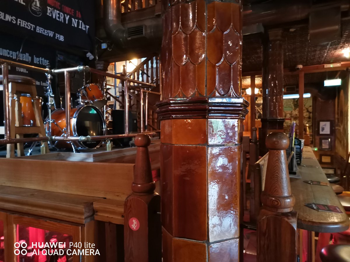 Mimiveemp's tweet photo. Irish pub https://t.co/HjF2uWy5qn
