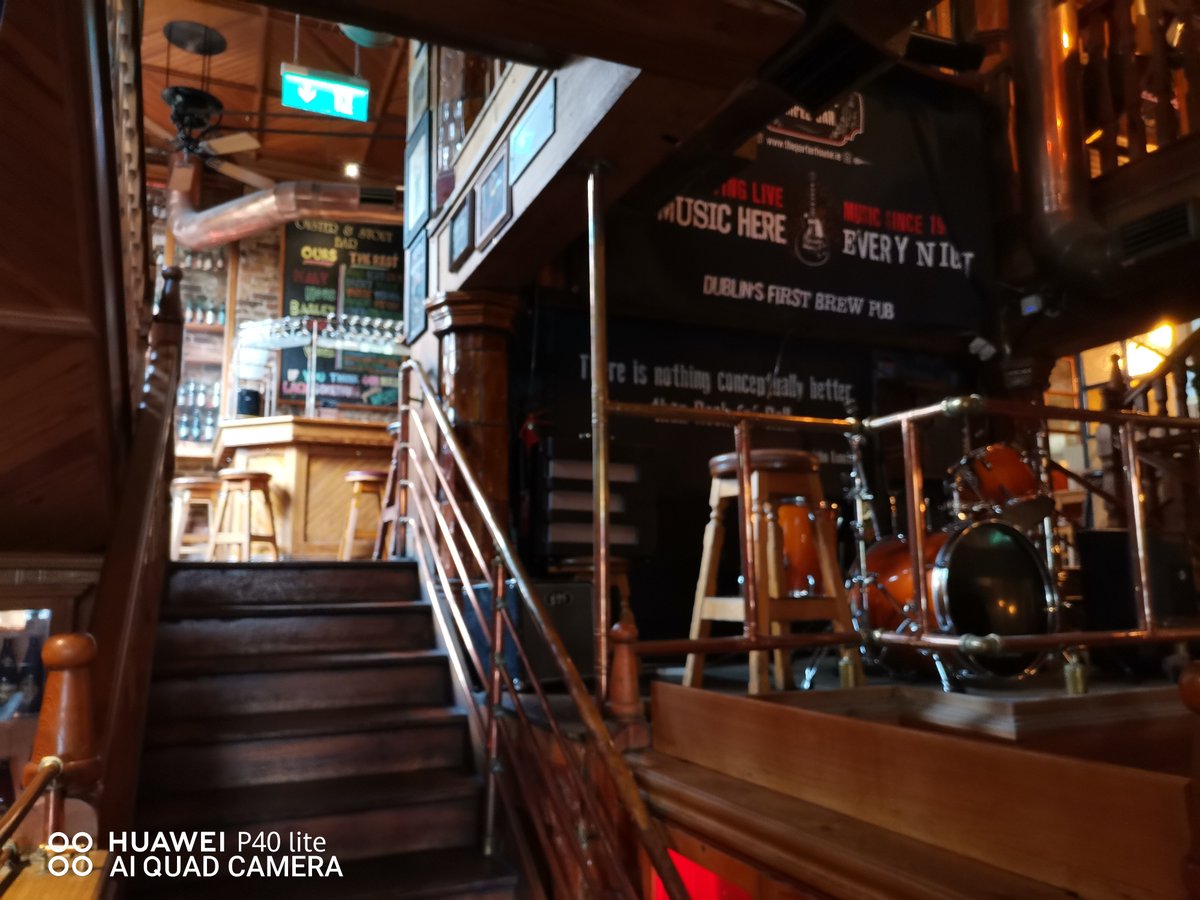 Mimiveemp's tweet photo. Irish pub https://t.co/HjF2uWy5qn