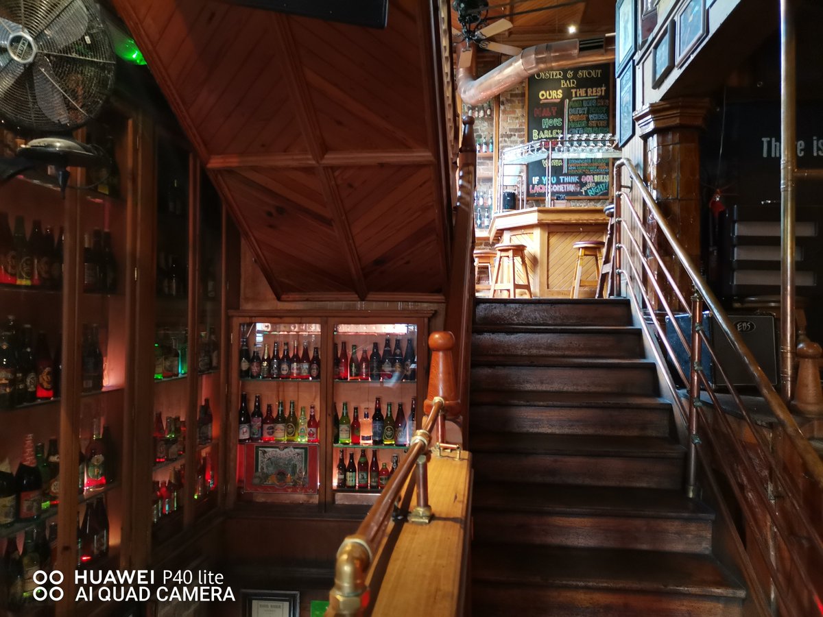 Mimiveemp's tweet photo. Irish pub https://t.co/HjF2uWy5qn