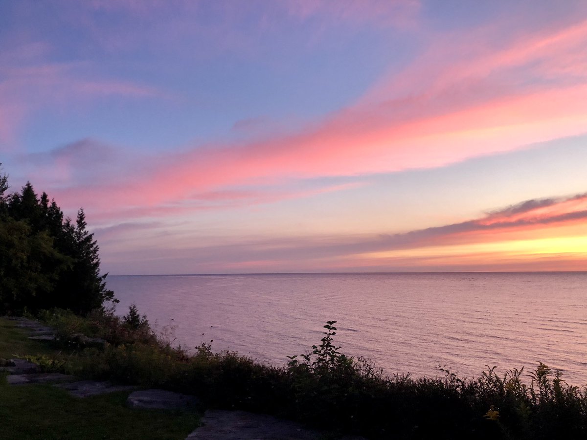 wandaeichler's tweet image. Ribbons of color before sunrise. It was 63 degrees F at 6:30 am. Today is 17 min shorter than last Monday. Canada geese cackle out on the shoal. #GreatLakes #MichiganSummer #huroncounty