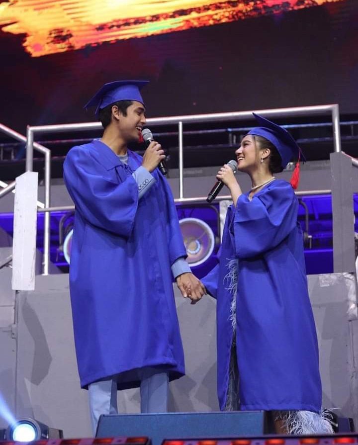 V07_04's tweet photo. Our (PH) (Living #Tagsen portrayer Maxpein Zin Del Valle (#Taguro) Deib Lohr Enrile (#Sensui) is now signing off ✍️🫂❤️🐻💙
@bellemariano02 @donnypangilinan #DonBelle #HIHAllAccessConcert #HIHgrandFINALEconcert #HIHatTheBigDome #BELLElazingTheBigDome #DONNYnatingTheBigDome https://t.co/O2ORQoVd6C