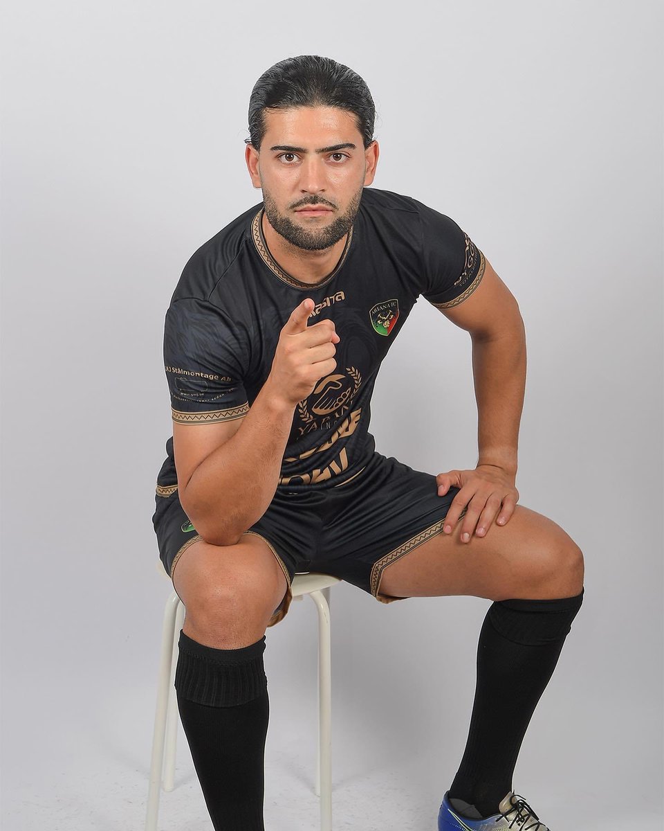 FootAfghanFR's tweet photo. 🇸🇪 | Sans club depuis sa dernière expérience en première division indonésienne, Jabar #Sharza signe à #Ariana 😍😍😍
Il rejoint donc les nombreux afghans qui sont actuellement en tête de leur groupe de 4e division ! https://t.co/RAsIHCytoB