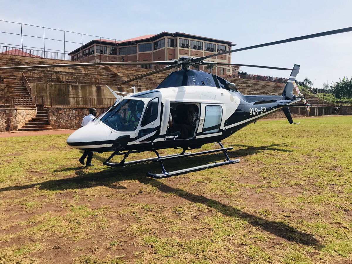 Alainmbanze's tweet photo. It happens in @GisagaraDistr 🙋🏽♂️They land for a business purpose🚁 @VisitGisagara #GisagaraIgendwa #InvestInGisagara #ExploreGisagara https://t.co/u96wqpVw5t