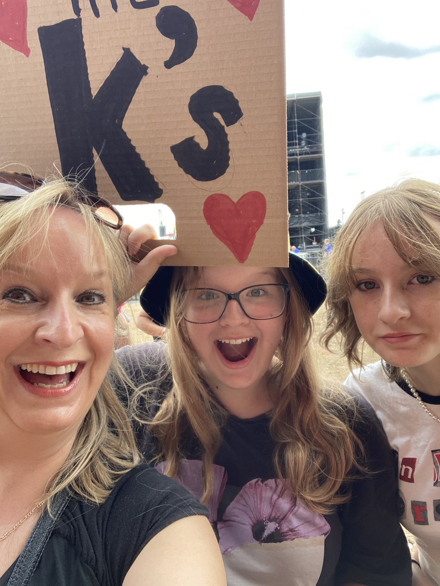 Can’t wait for best band ever <a href="/TheKsUK/">THE K'S</a> <a href="/OfficialRandL/">Reading & Leeds Fest</a> #NoMusicOnADeadPlanet