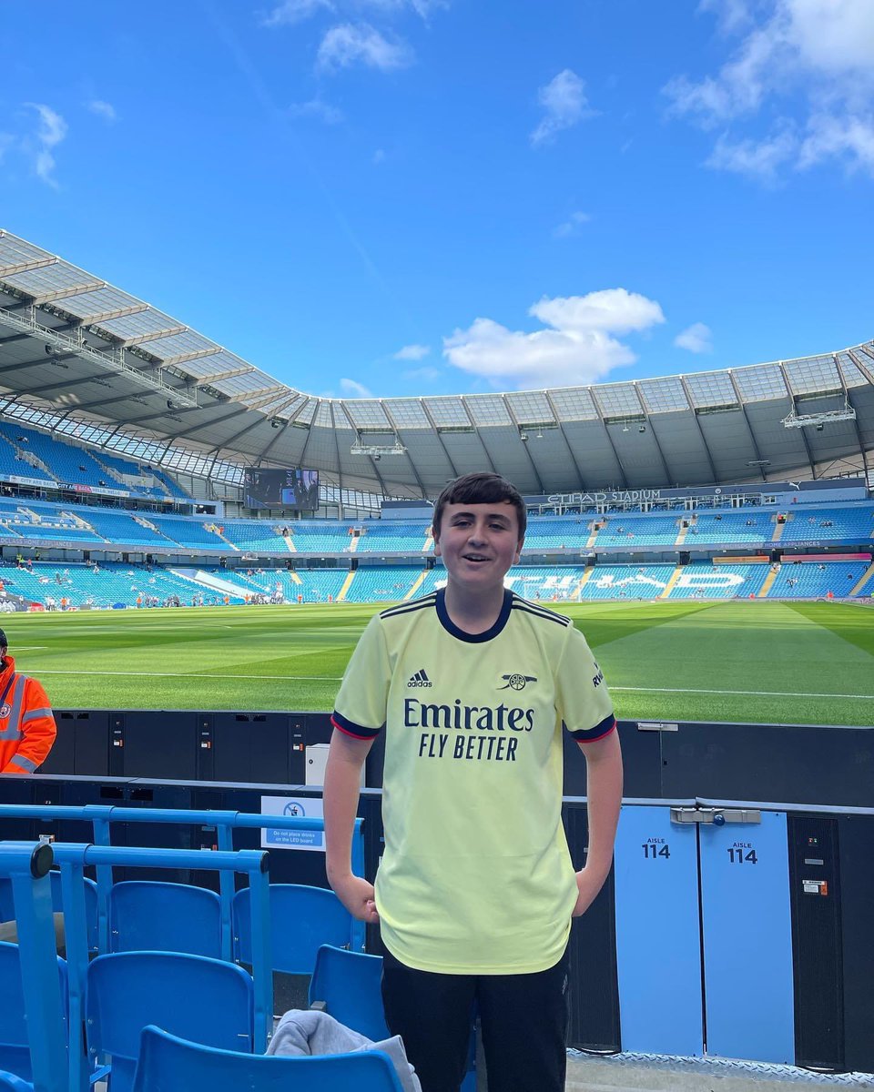 AFC_GLEN's tweet photo. This time last year it was Manchester City away. We got battered. Xhaka red card Leno was catching flies not footballs. Defence was about as strong as a chocolate tea pot. But you’ve got to experience the lows to really appreciate the highs. #UTA #DannyBailey Flag ❤️ https://t.co/bus9StUUWO