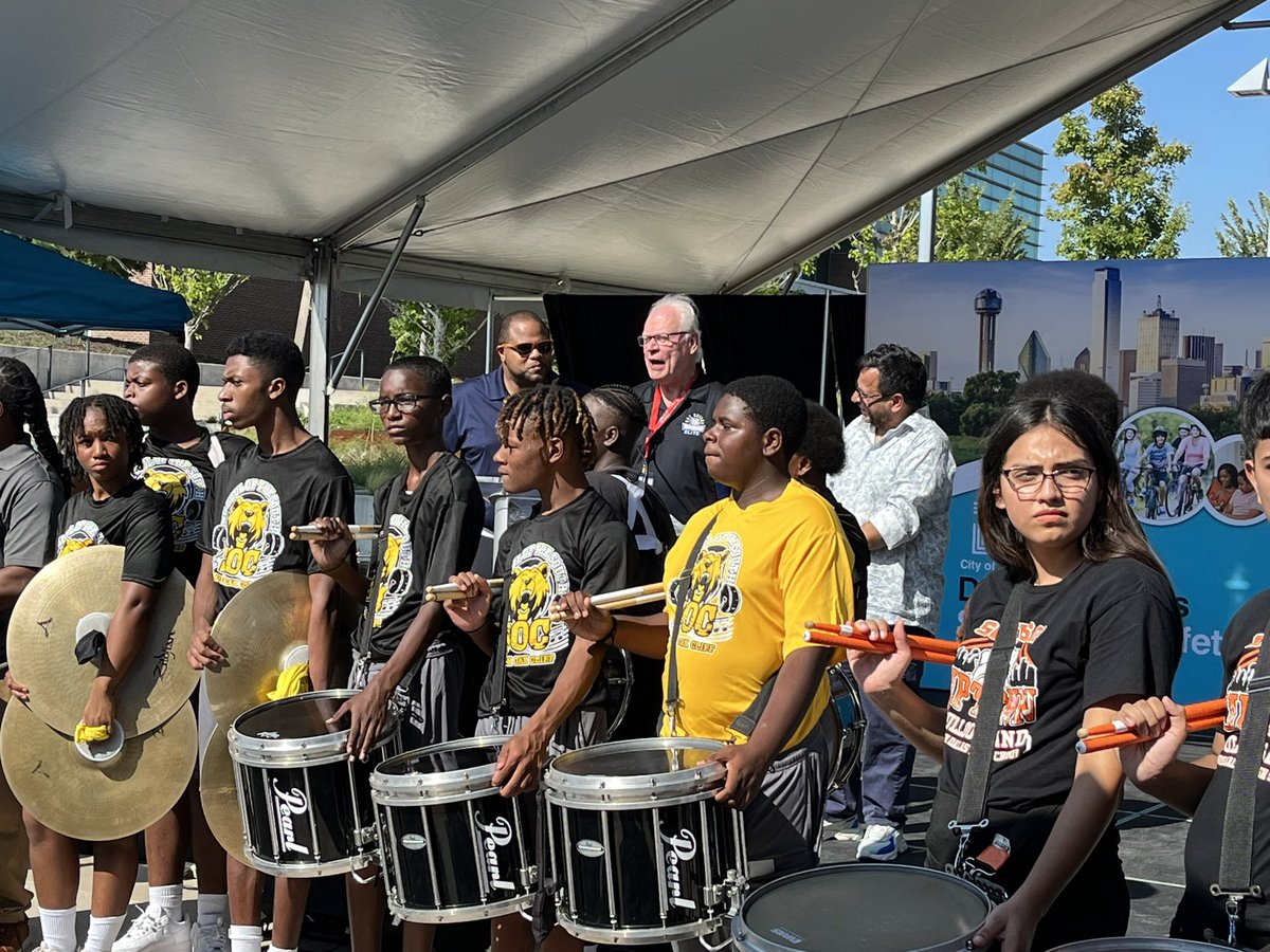 DrBrianLusk's tweet photo. Our students brought energy in the Mayor’s Summer of Safety Drumline competition! Thank you to our partner @UNTDallas for hosting. @BobMong1949 @DallasISDSupt @dallasschools Skyline @Skyline_Raiders @DWCarterHS @SouthOakCliffHS https://t.co/qy4HdUe5Xj