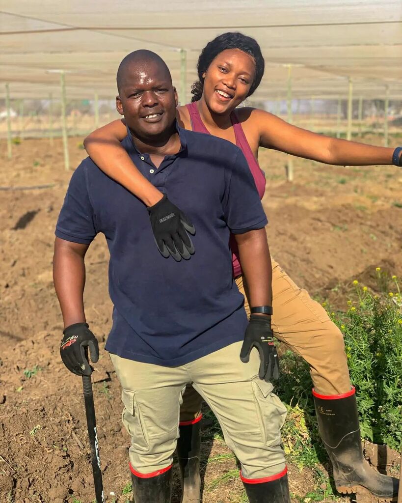 JustTendai's tweet photo. Farm the land together, secure the bag together! 💪🏾⚒️🌾 @madam_attorney
💰💰💰

How we start our Sundays at @thabisilefarms! 😉💪🏾❤️

#TeMpho
#TeMphoLifestyle
#thabisilefarms
#newfarmers
#farming
#agriculture https://t.co/fBxPbf3mfA https://t.co/UukajEQmTf