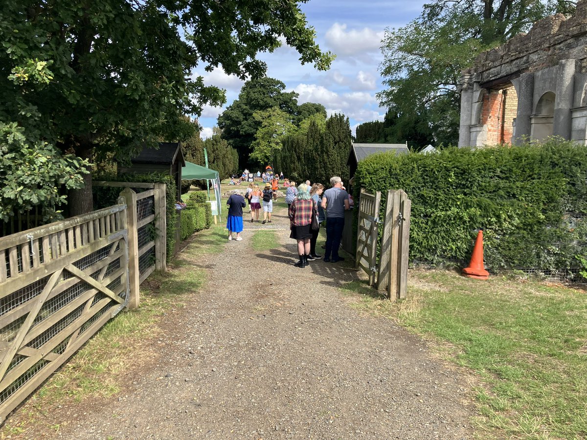 Open Day <a href="/CoppedHallTrust/">CoppedHallTrust</a> Copped Hall near #Epping today - already looks busy but plenty of room in the grounds. <a href="/HarlowBrassBand/">Harlow Brass Band</a> currently performing and sounding good coppedhalltrust.org.uk/index.php/24-e…
