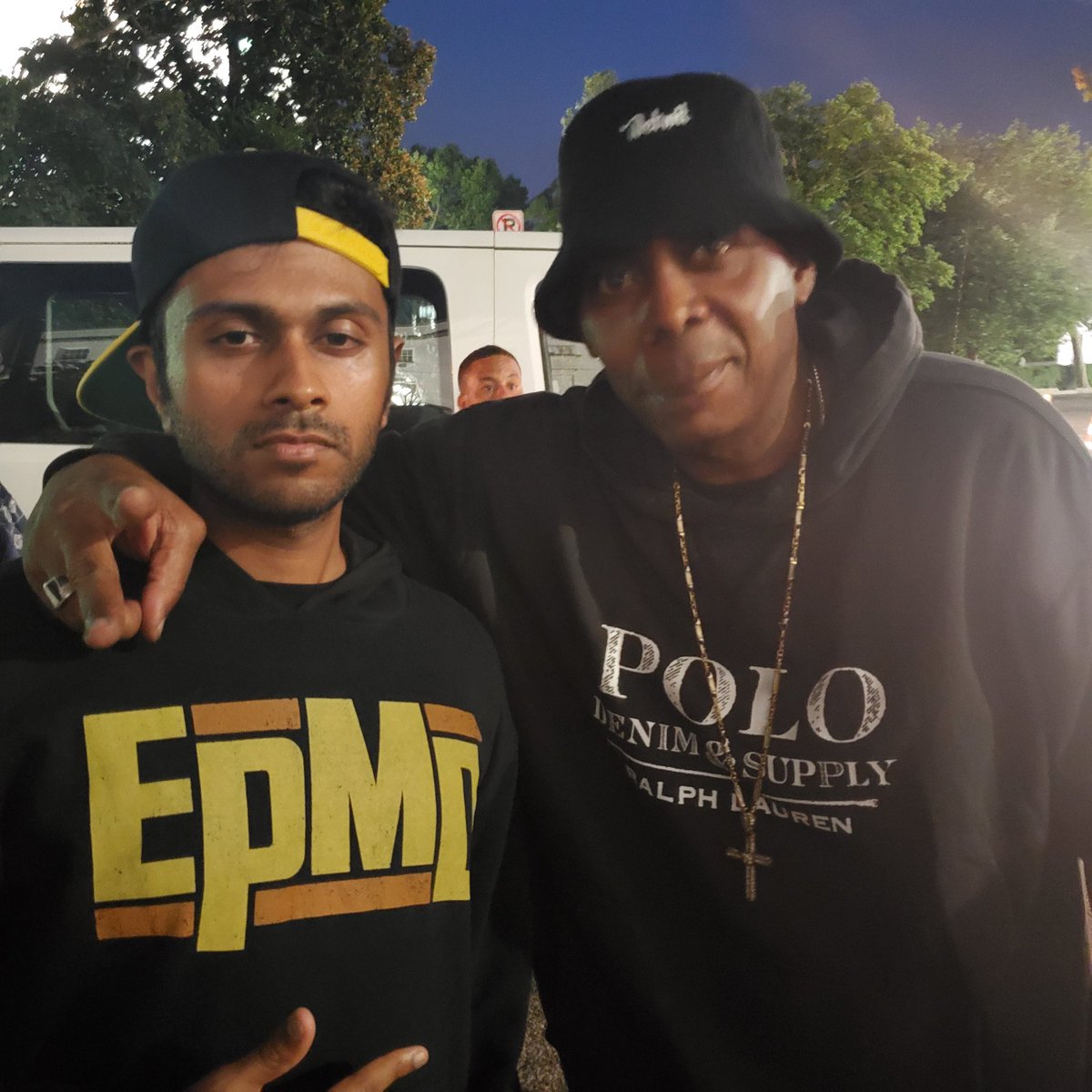 jeevzb90's tweet photo. Jeevz B and PMD @PMDofEPMD #jeevzb #pmd #parrishsmith #micdoc #epmd #hitsquad #emcees #washingtondc https://t.co/AZM8l7yAEL