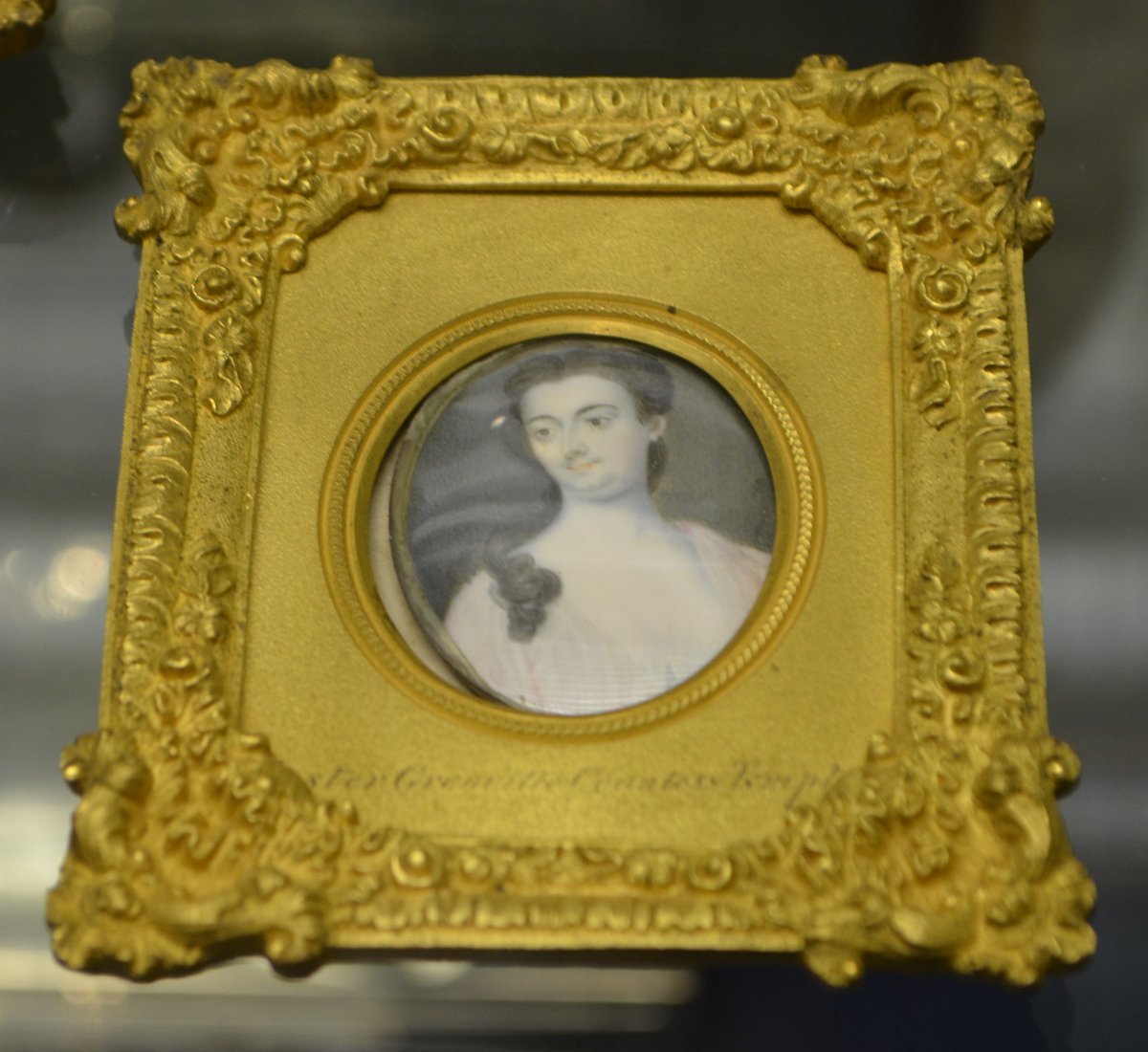 StoweHouse's tweet photo. In such a vast house, it's easy to pass the smaller items in our #collection cases. Here we have an inkwell made from the Duke's favourite charger, a Ducal seal made with an amber handle and a miniature of Countess Temple. 
🔎#ItsInTheDetail #Inspect #Closer #Museum https://t.co/RN0JdkvwIO
