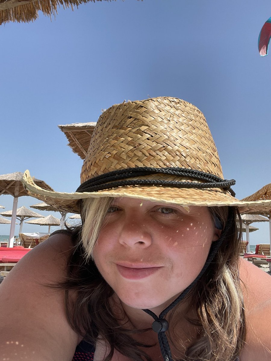 Elerix2_'s tweet photo. Den letzten Tag am Strand π genieΓen π #taboobeach #rumΓ€nien #urlaub #musik https://t.co/HYNBfzX9oP