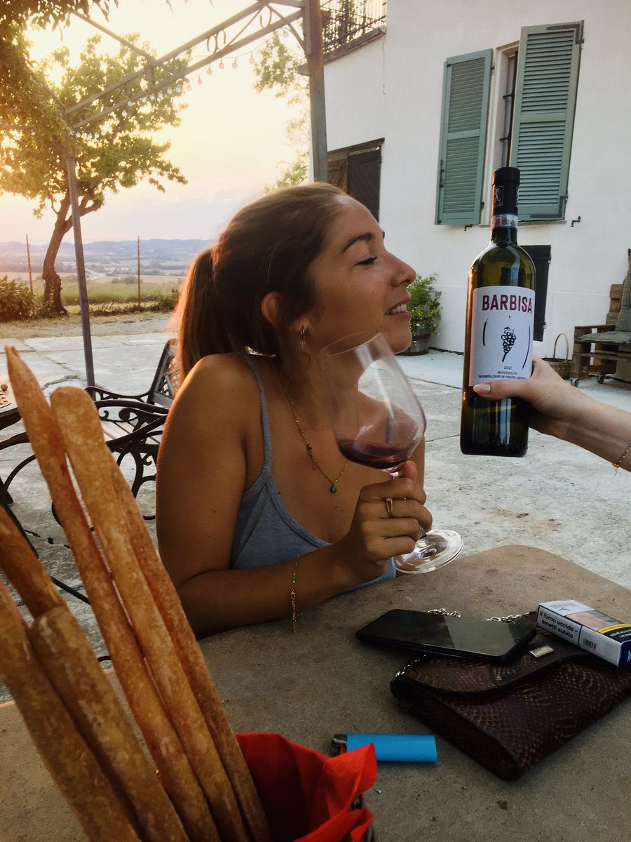BesWinery's tweet photo. Tasting #frenchgirls #naturalmonferrato #bes #agricolabes #bereesognare #redwinelover #organic #monferrato #barbisa #freisa https://t.co/KWi5AcFZSl