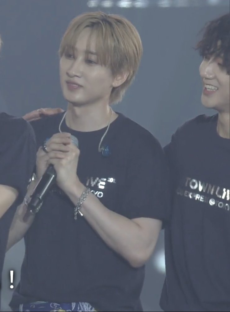 urabearism's tweet photo. the 2 kids kept trying to whisper to teuk to not miss out on anyone 😂😂🥹 https://t.co/Ik8MbEs9lO