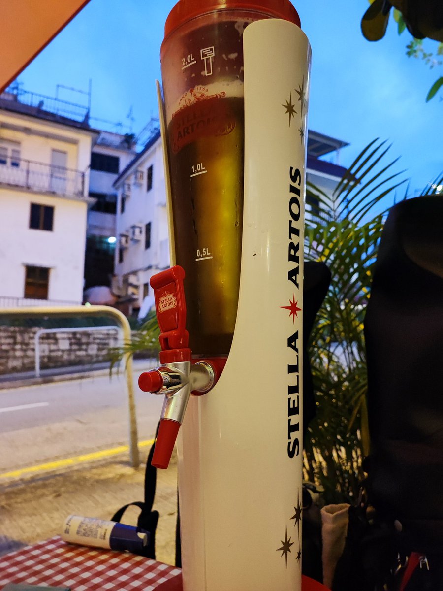 PacificWingKURI's tweet photo. タワービール 2つ目
#pepperonis https://t.co/rUhbBEx5xh