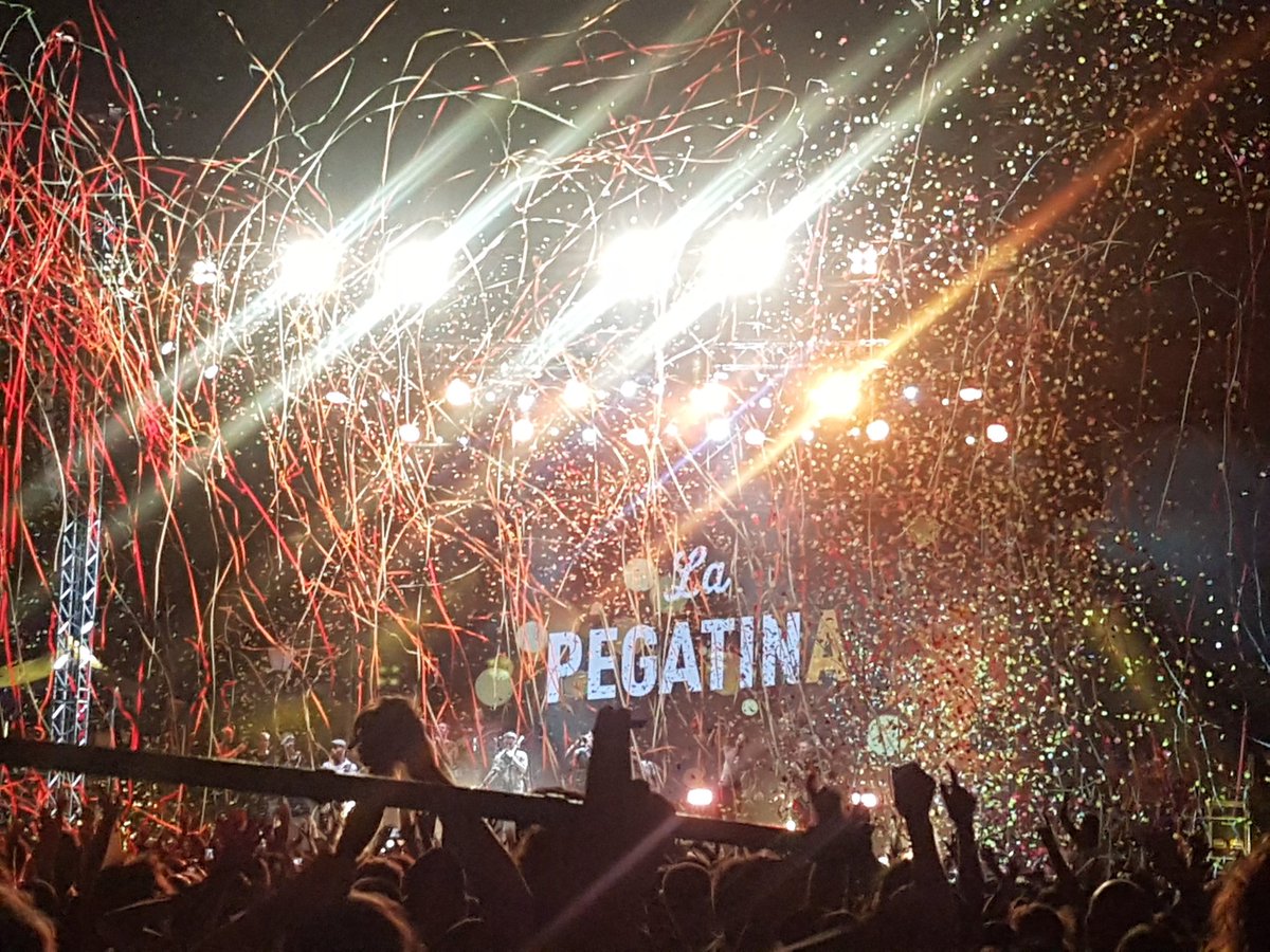 Kelaa46's tweet photo. @lapegatina Por aquí la foto desde el otro lado 😜 https://t.co/Pvy97IIHjW