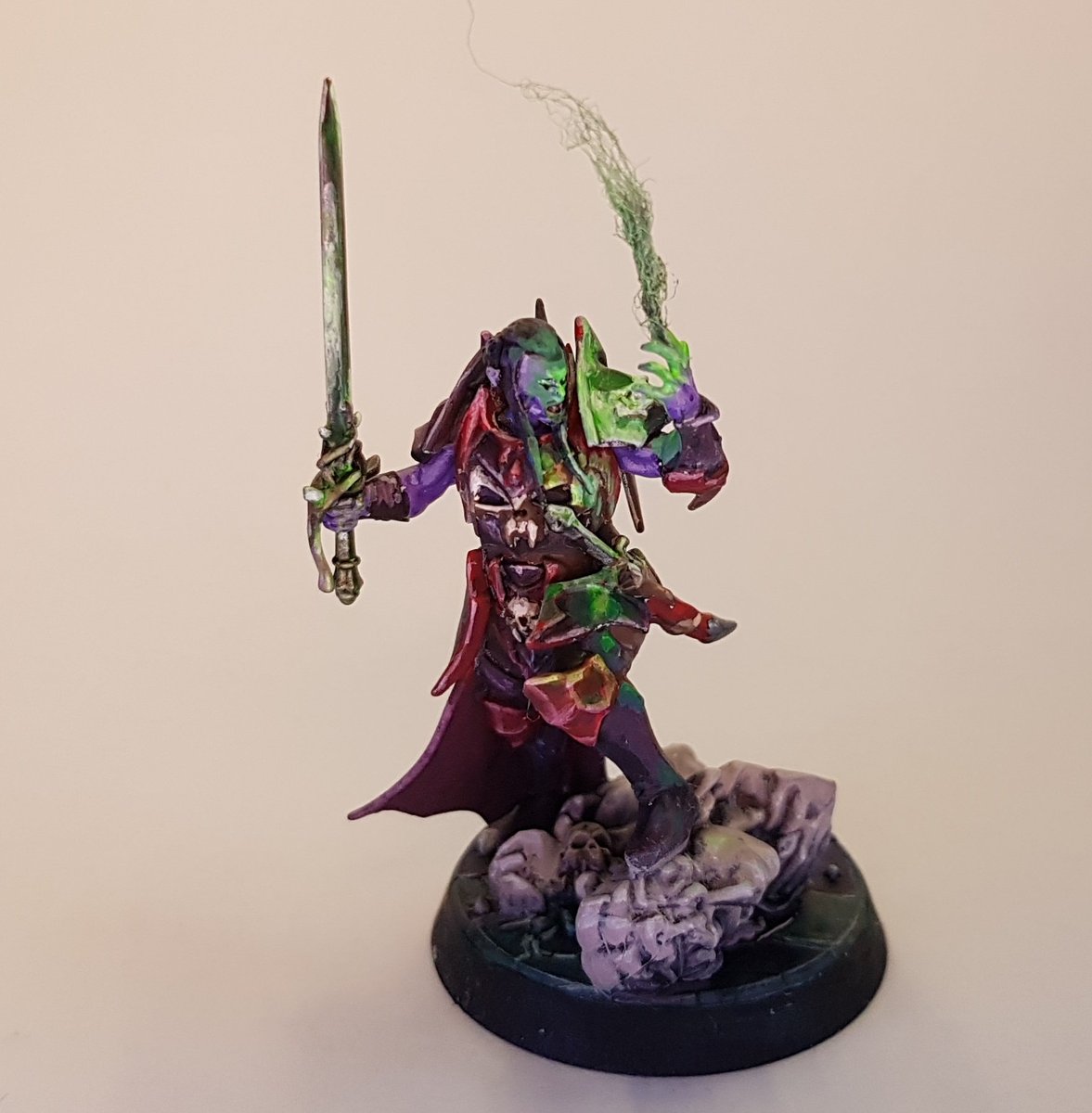 #duvalle vom #crimsoncuort für #warhammerunderworld
#warhammer #pnpde #pnp #vampire #soulblightgravelords #WarhammerCommunity #pnp #dnd #miniaturepainting