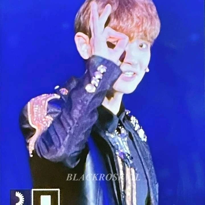 Candy05_6's tweet photo. Lamanshadi~~.Thank for everything and pls don't cry tonight! 

#ThankYouLamanShadi
#라만의_151번째무대_수고했어찬열아 
#happyvirus #Chanyeol 
#chanyeol #park #parkchanyeol #exo #pcy #loey #realpcy #loeypark #Yeollie https://t.co/mbhITn8jdW