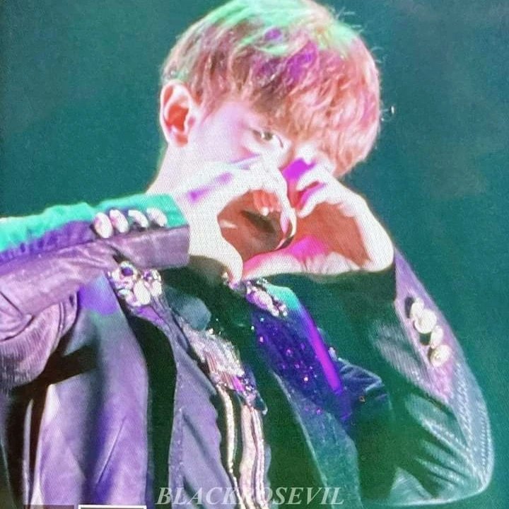 Candy05_6's tweet photo. Lamanshadi~~.Thank for everything and pls don't cry tonight! 

#ThankYouLamanShadi
#라만의_151번째무대_수고했어찬열아 
#happyvirus #Chanyeol 
#chanyeol #park #parkchanyeol #exo #pcy #loey #realpcy #loeypark #Yeollie https://t.co/mbhITn8jdW