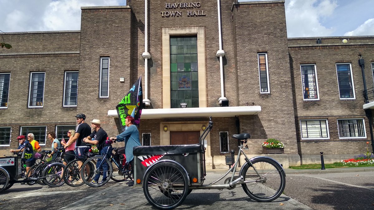 LDNSharkTrike's tweet photo. Massing at #Havering town hall with @XRHavering and @HaveringCyclist at the end of the #LetHaveringCycle ride. https://t.co/yEOjGUZU46
