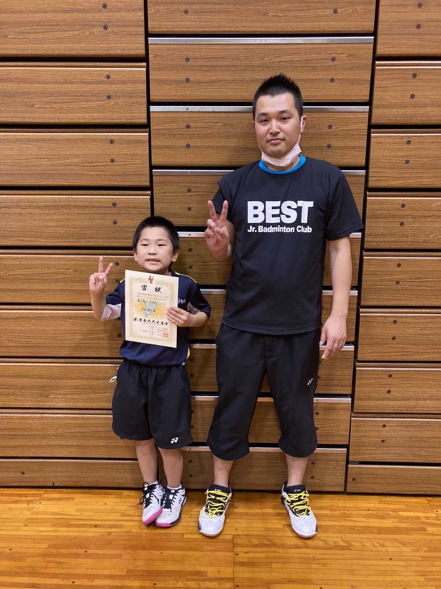 BEST_JBC's tweet photo. 220828_チャレンジ大会。運も味方し���事3位入賞の2年生。コートに立つ事がいかに大切かを体現しました。しっかり一回戦を勝ち抜いた選手、これから高いレベルで揉まれていく運命にある選手。選手も指導者も保護者も収穫いっぱいでした。
#ジュニアバドミントン
#チャレンジ大会
#千葉県
#BESTジュニア https://t.co/1mSjdNsily