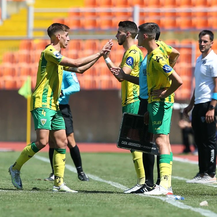 <a href="/Alcobia_06/">Alcobia</a> estreou-se ontem oficialmente de auriverde ao peito 👊🔰

#naçãobeirã