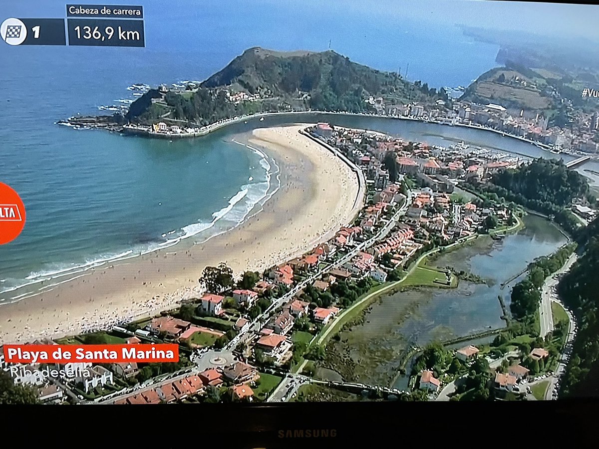AlejandroJCalvo's tweet photo. Una vez más preciosas imágenes de Asturias ayer y hoy en @lavuelta 
@TurismoAsturias 
#asturiasparaisonatural https://t.co/iWgZM1RvsO