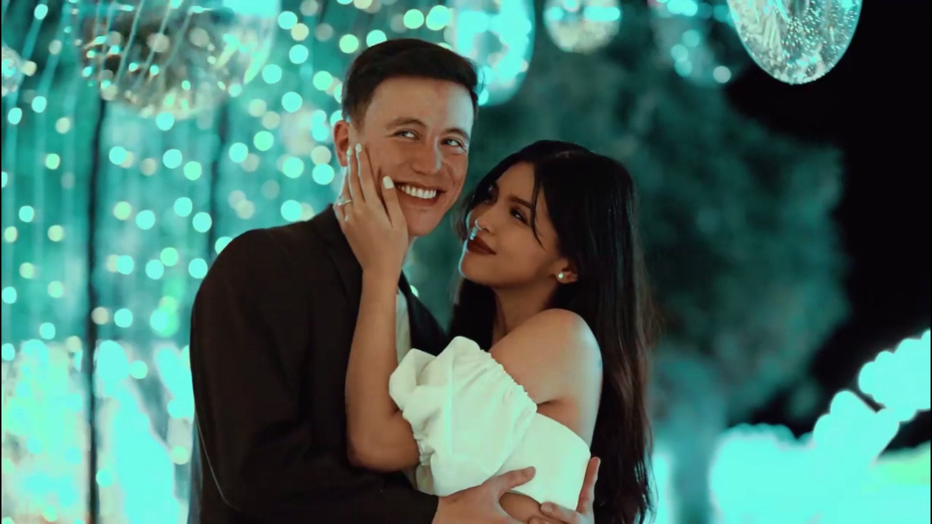 The Philippine Star on X: "'IT STILL FEELS SURREAL' 💍✨ Actress-host Maine  Mendoza reminisced the magical proposal of her fiancé Arjo Atayde on  Sunday, a month after their engagement on July 28,
