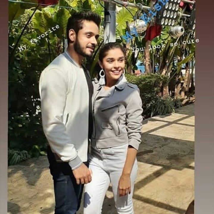 _AarfaSadaf's tweet photo. Are not they looking absolutely stunning 🌟🔥🔥💖 offcourse haaa 💝  toh plzzz cast them na....

@ZeeMusicCompany
#WeWantAdishaInAMV https://t.co/CMpEAfY4we