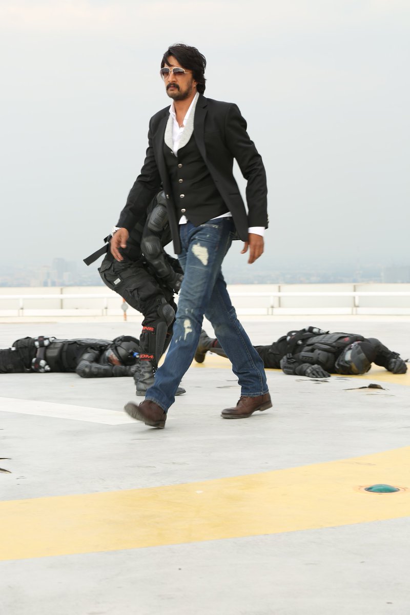 KicchaUniverse's tweet photo. ನೀವ್ ಯಾವ್ದೆ ಹಂತಕ್ಕೆ ಒದ್ರು ಅದಕ್ಕಿಂತ ಒಂದು ತೂಕ ಜಾಸ್ತಿ ನಾವಿರ್ತಿವಿ🤙🏻🥁👑

#KingKicchaBadyCDP 
#KicchaSudeep @KicchaSudeep https://t.co/lyC6JCIvZ1