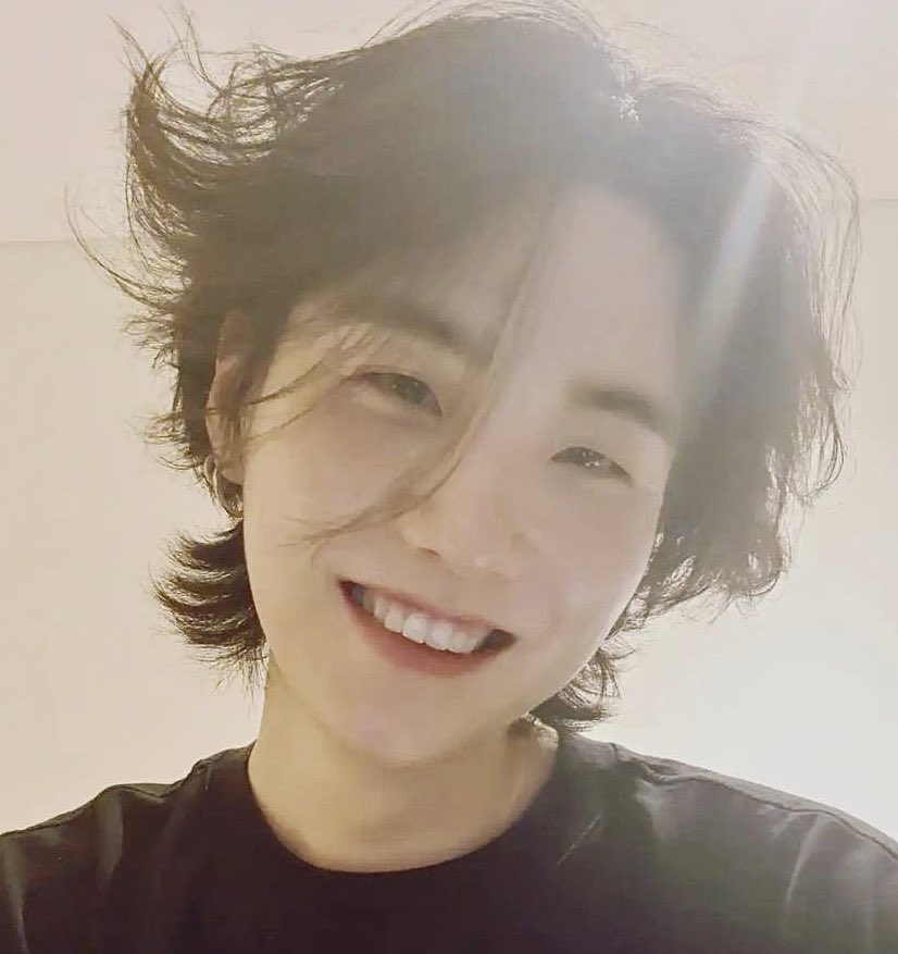 houriyng's tweet photo. I LOVE YOONGI SO MUCH https://t.co/az1s08QR0f