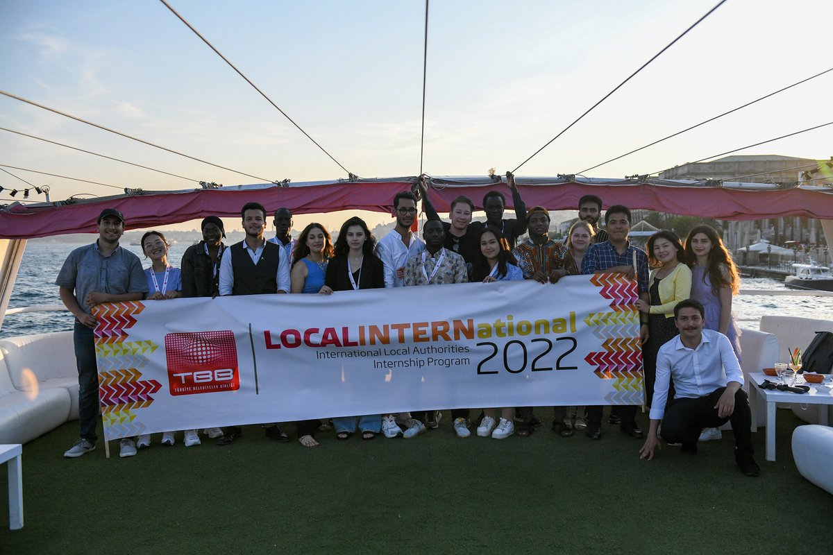 TBB's tweet photo. The #LOCALINTERNational program, traditionally organized by #UMT every year, was held on 21-27 August this year.
21 participants from 17 different countries took part in the program and events were held in 4 different cities for 6 days.
➡️ https://t.co/9DgXhMDiEe https://t.co/NnIn1epLGI