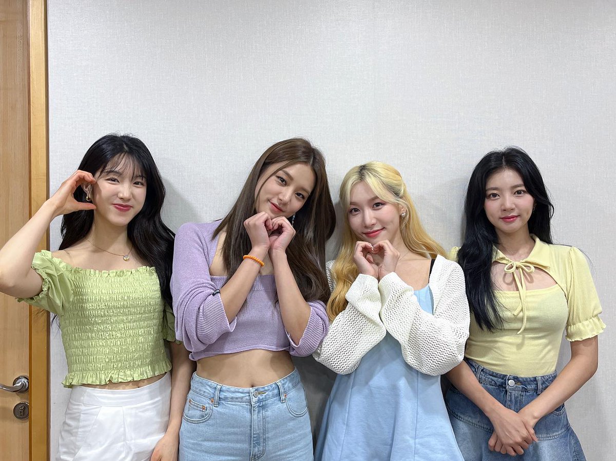 cyoulatte's tweet photo. Thank you @officialLABOUM for be with Latte for 8 years. Thank you for all your hard working. We will always be right next to you ❤️ #8YearsWithLABOUM #LABOUM https://t.co/GvxC7EJAte