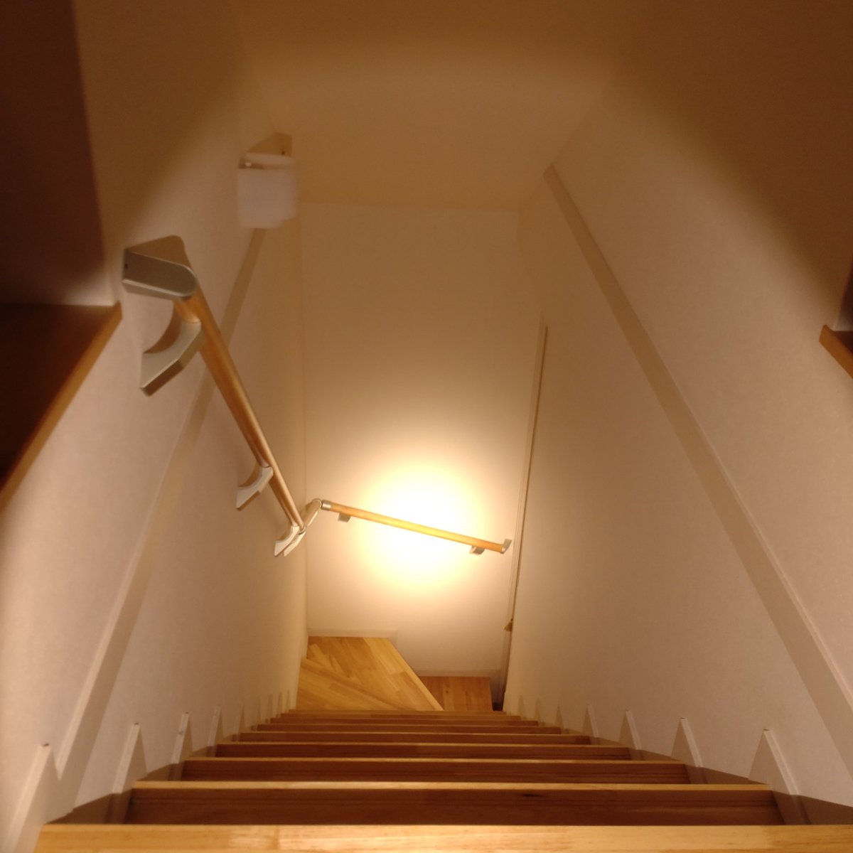 RyXJSg8V1eZ7mfP's tweet photo. Weltool T13G 95CRI 4000K EDC Flashlight
ez-liteで購入
フォワードクリック
L→H
モードメモリ無し
配光◎…スポットが眩しすぎず使いやすいと思います。
サイズ感、ボディの質感や造りも◎
色々レゴできる仕様なので楽しさ無限大です(*´ω`*)
#Weltool
#T13G
#ezlitetokyo https://t.co/7bLZJB0OQ1