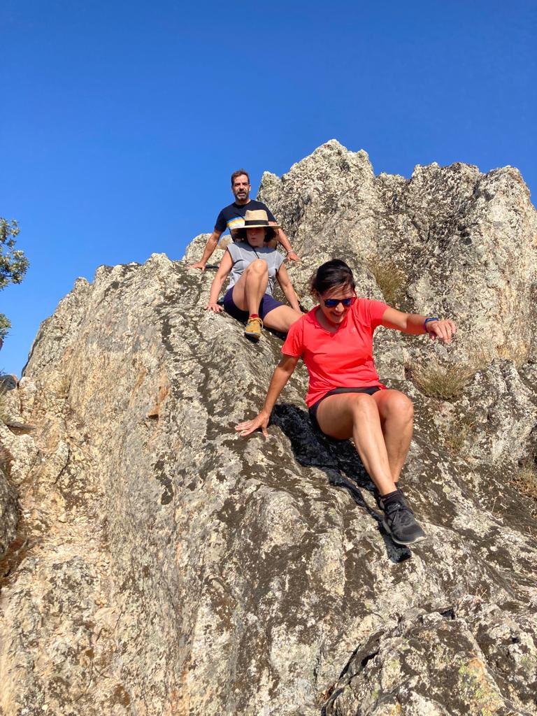 amherranz's tweet photo. El descenso del verano. #PeñaElCalvario #NavalmoralDeLaSierra #Ávila https://t.co/4IbDKKToQm