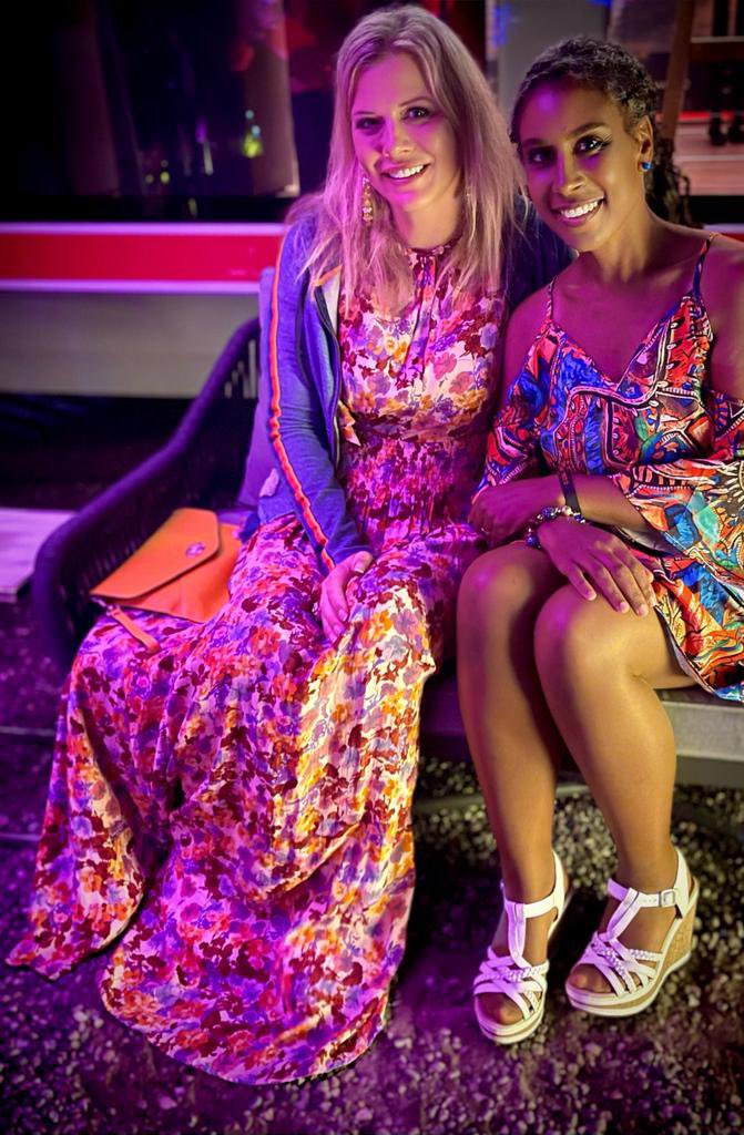 eva_habermann's tweet photo. Was für ein toller Abend ♥️
#gutbasthorst #basthorst #moviemeetsmedia #moviemeetsmediabarbecue #party #night #actress #evahabermann #picoftheday #photooftheday #color https://t.co/gVxkHBkjpC