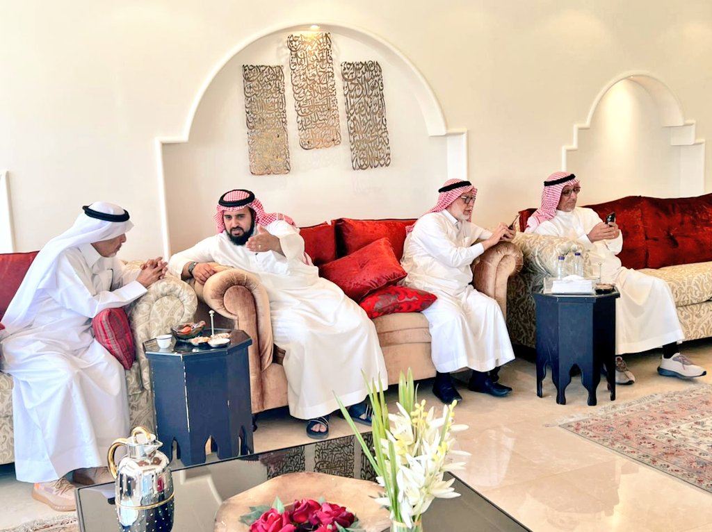 a_aldurbah's tweet photo. لم أتمكن لظروفي من حضور #مؤتمر_المدينة_للأوقاف
ولكن عوضني ربي بنقاش رائع ومتميز بحضور كوكبة من أهل الاختصاص ورجال أعمال ومحبي الأوقاف في جلسة الجمعة الأسبوعية في منزل رجل الأوقاف المتميز @Ibrahim_Subeaei
وهذا رابط للأوراق العلمية التي طُرحت في المؤتمر
https://t.co/rBdl6mV6MG https://t.co/8QS0H5K3tm