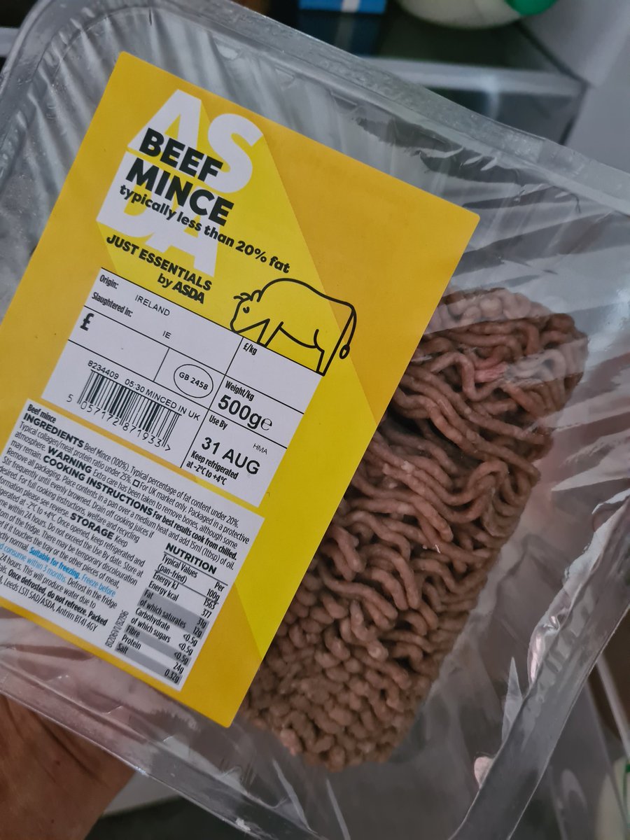 Am03268900's tweet photo. @asda essentials. More like essentially cr*p. Most meat and veg arrives already going out of date. Also had mouldy tomatoes in the last delivery! https://t.co/u2jnLil9S9