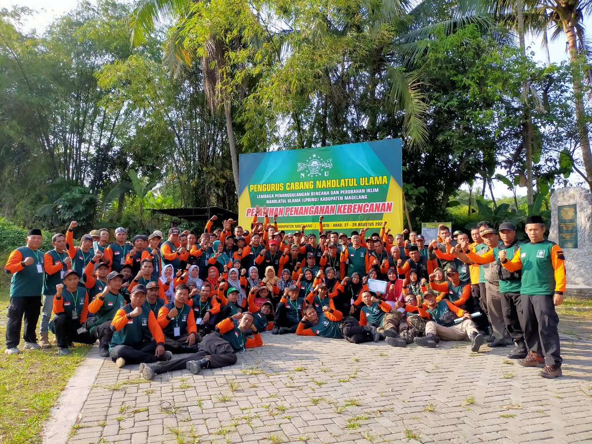 KangSumadi_'s tweet photo. Pelatihan penanganan kebencanaan
LPBI NU Kab Magelang
Pelatihan dan pembekalan relawan LPBI demi terwujudnya relawan yang tangguh dan berdedikasi.
#LPBINUMagelang
@PPLPBINU @YayahRuchyati @uwiewin https://t.co/ucvwUCeAuR