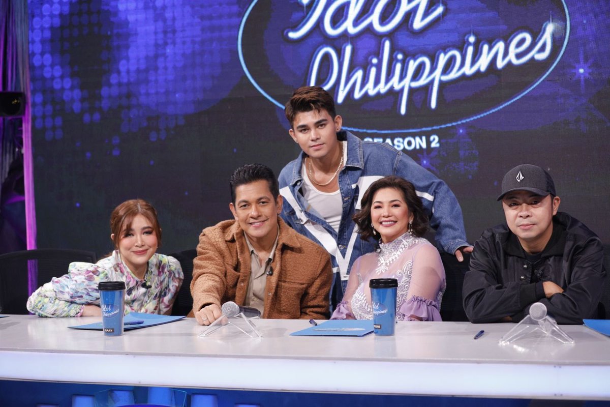 AmazingShineeee's tweet photo. What you see vs. what I see 

Idol Queen REGINE RULES
#IdolPH2Top8 https://t.co/WZ6aj006T3