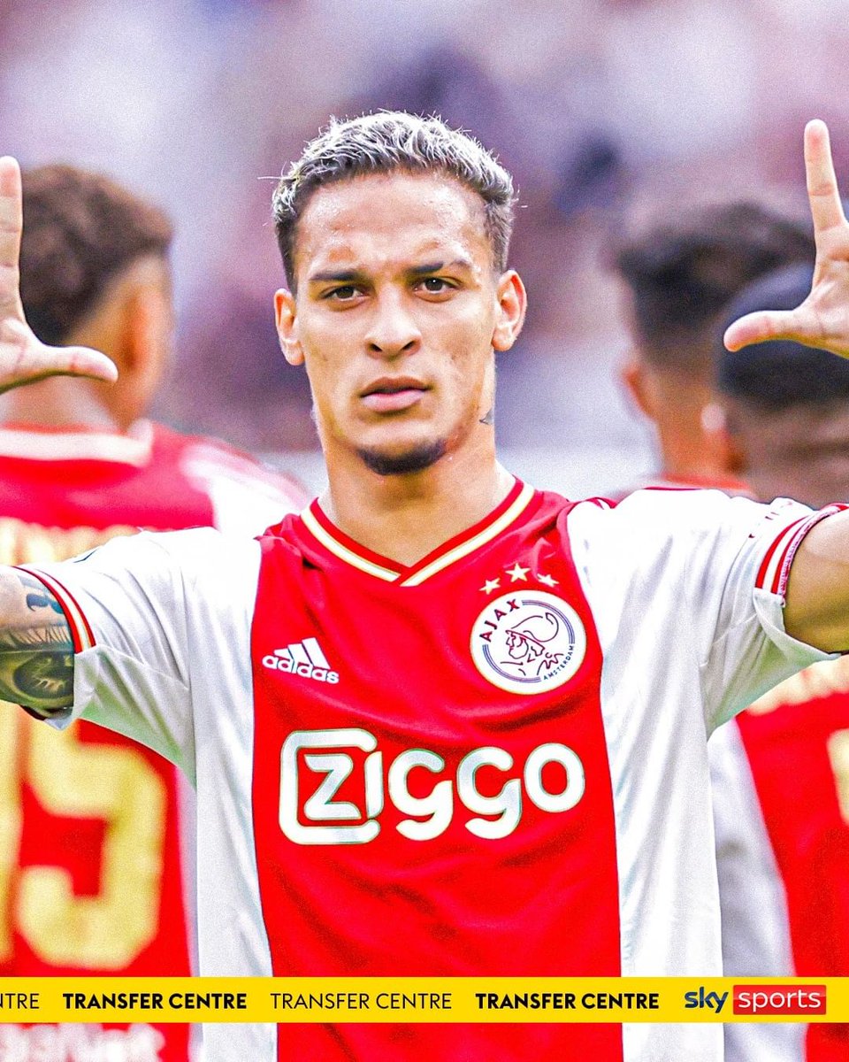 SkySportsPL's tweet photo. Manchester United are close to agreeing a deal with Ajax for forward Antony ⏳

United’s latest offer is thought to be close to €100m (£85m) inclusive of add-ons 💰 https://t.co/Pf5uLZLRvk