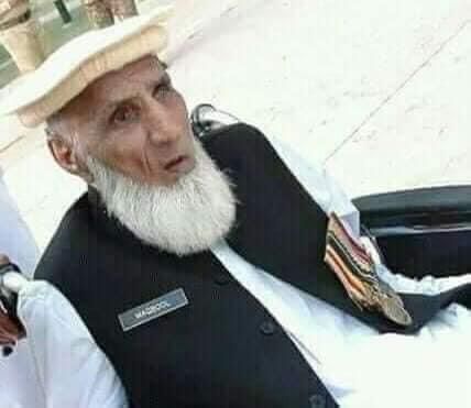 ArifAlvi's tweet photo. آج سابق سپاہی مقبول حسین (SJ) کی چوتھی برسی ہے۔  1965 میں بھارتی فوج نے اُنہیں قیدی بنایا اور انتہائی ذہنی اور جسمانی تشدد کے باوجود اُنہیں توڑ نہ سکے اور اُن کی زبان بھی کاٹ دی گئی۔  کئی سال بھارتی جیلوں میں گزارنے کے بعد بھی اپنے ملک کے خلاف ایک لفظ بھی نہ بولے۔ https://t.co/1U5F3M5eag
