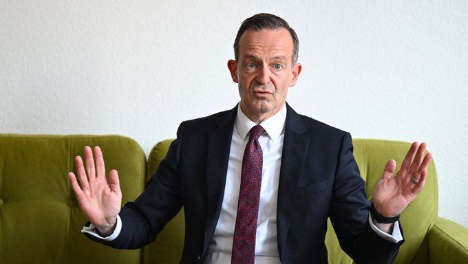 ErnstvAll's tweet photo. Verweigerungspartei FDP - Nichtstun First. Bedenken Second
Das #KlimaSofortprogramm von Verkehrsminister #Wissing ist ein Affront. Gegen die Koalitionspartner, die Bevölkerung, den Rest der Welt. Die #FDP hat das Nichtstun zum politischen Programm erhoben
https://t.co/8wRW9RH6BK https://t.co/wmlUxtvoZ3